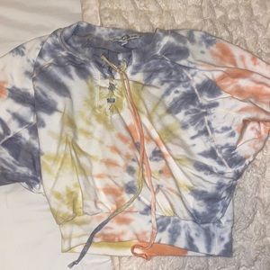 YOUNG, FABULOUS, AND BROKE CROPPED TIE DYED SWEATSHIRT WITH LACING sz S